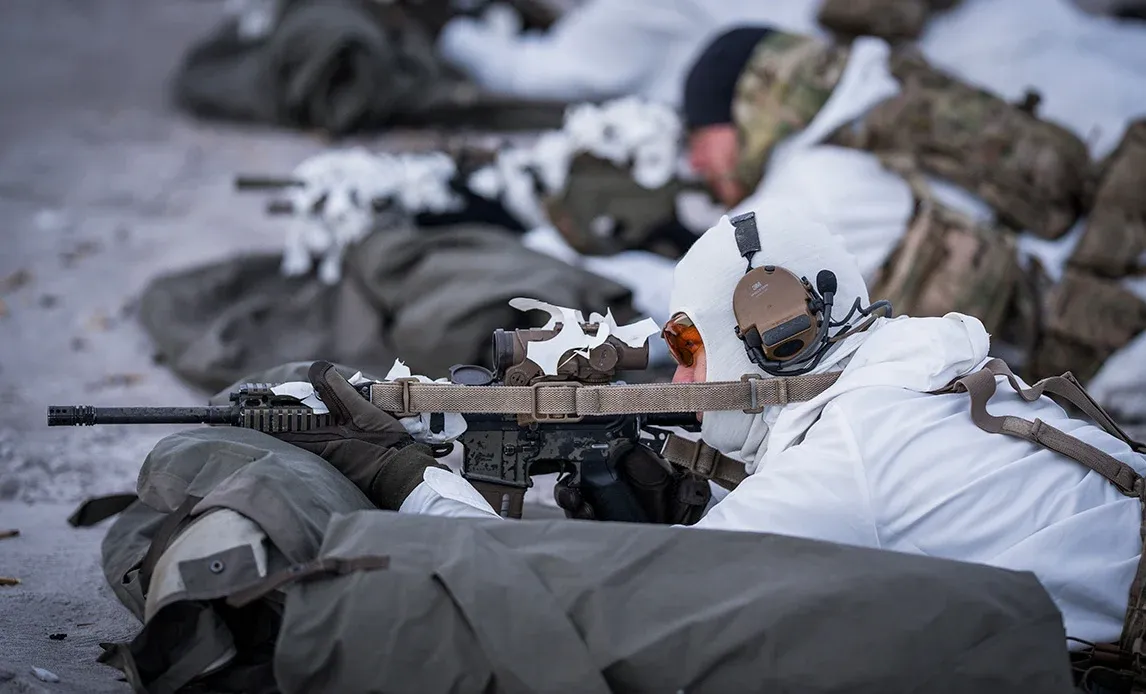 Danish soldiers from the Engineer Regiment and the Jutland Dragoon Regiment are deployed in Nuuk and Kangerlussuaq.